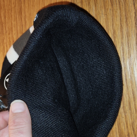 NY YANKEES WINTER HAT - Picture 4 of 6